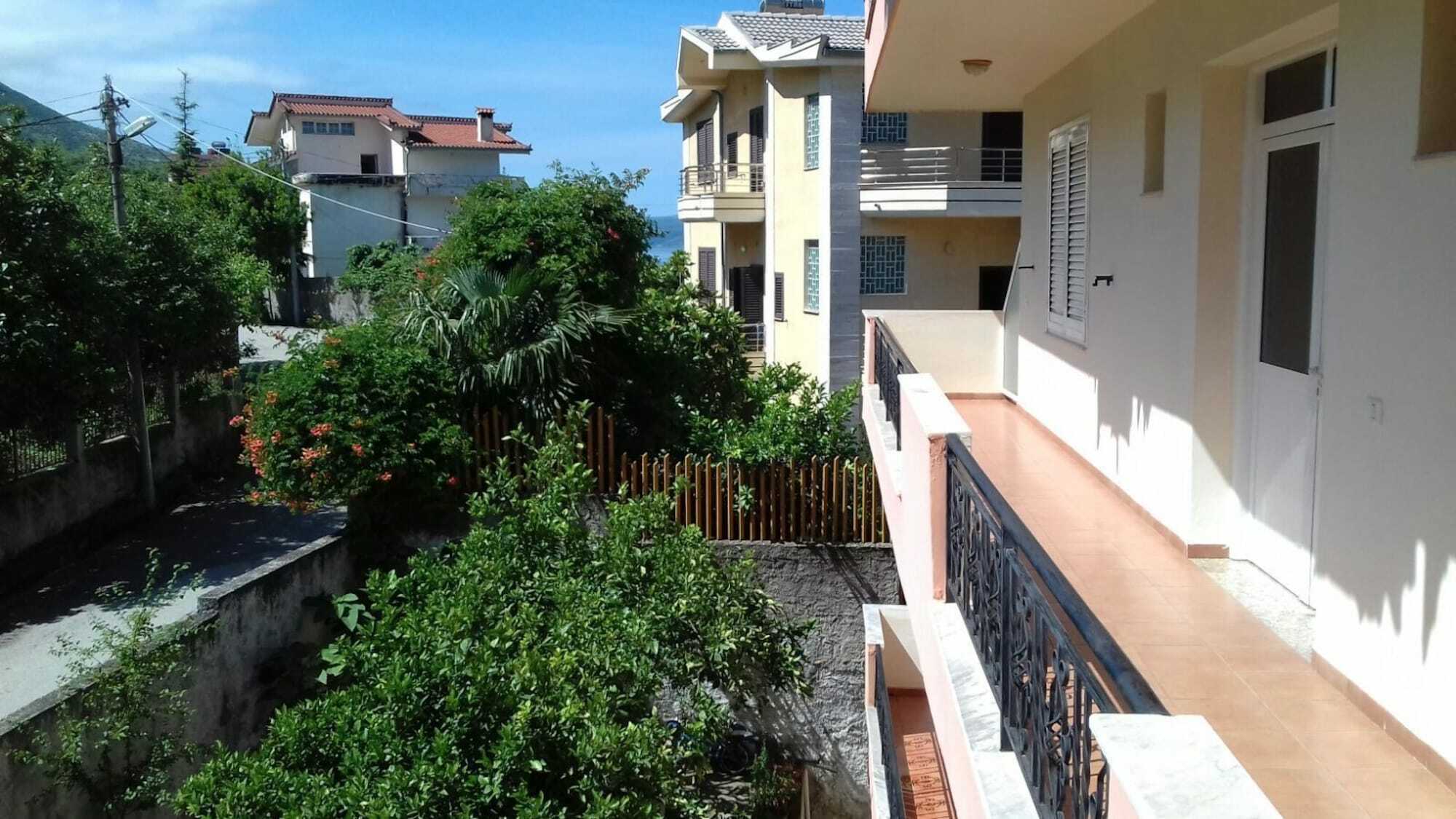 Vila Kristal Vlora Esterno foto